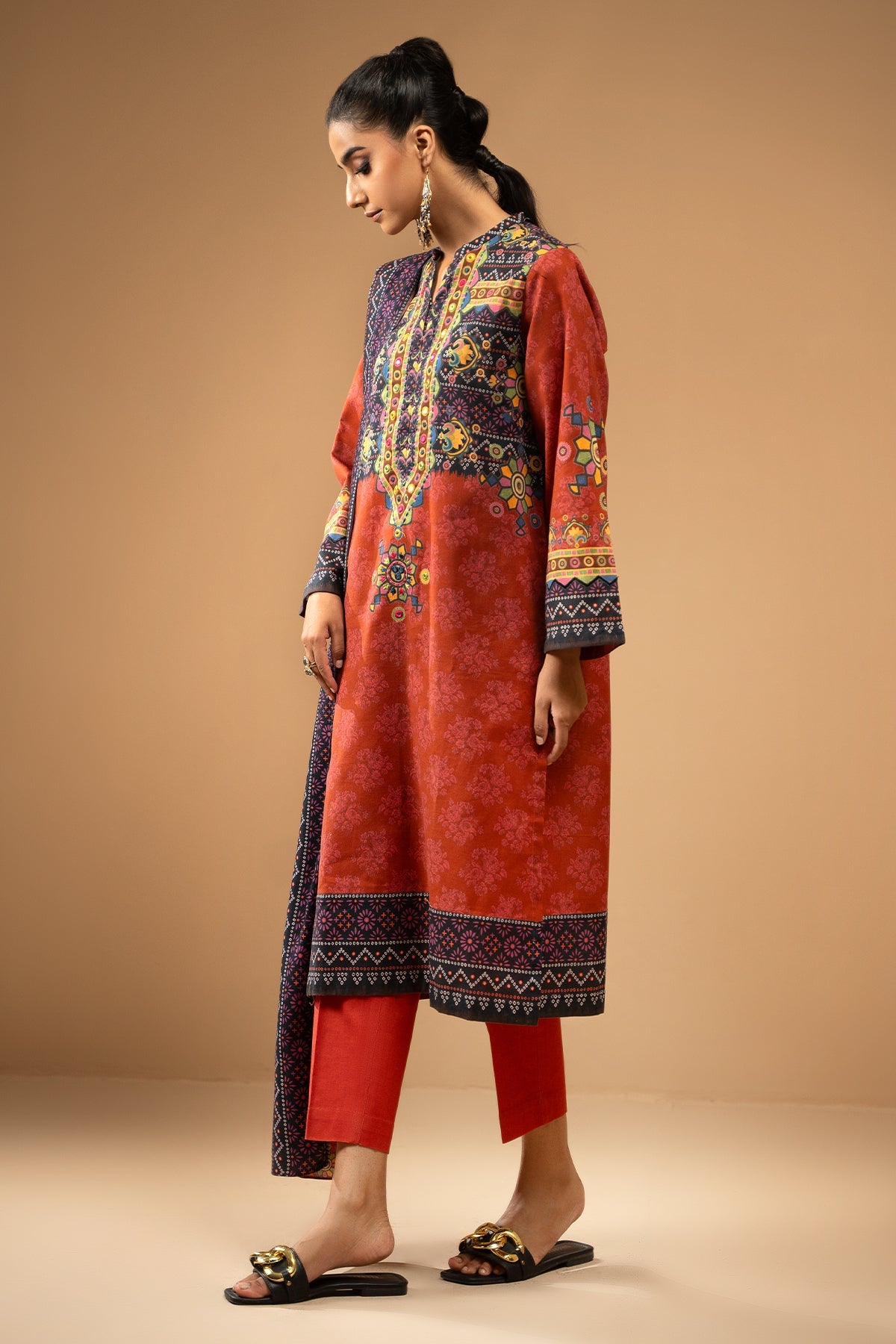 3 Piece - Printed Khaddar Suit