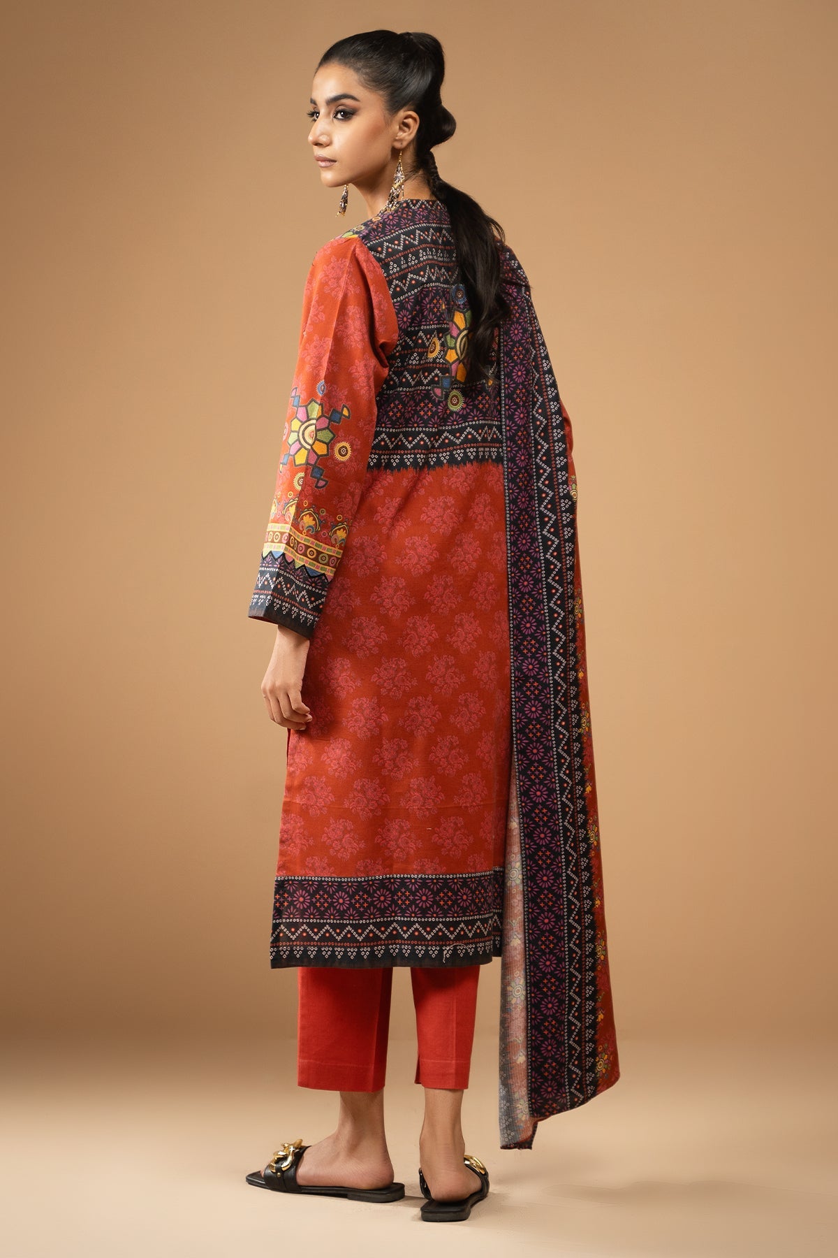 3 Piece - Printed Khaddar Suit