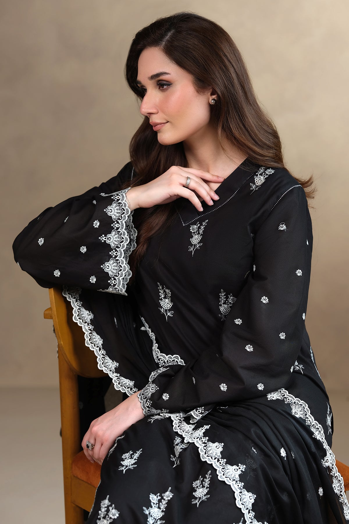 4 Piece - Embroidered Suit - MC1827