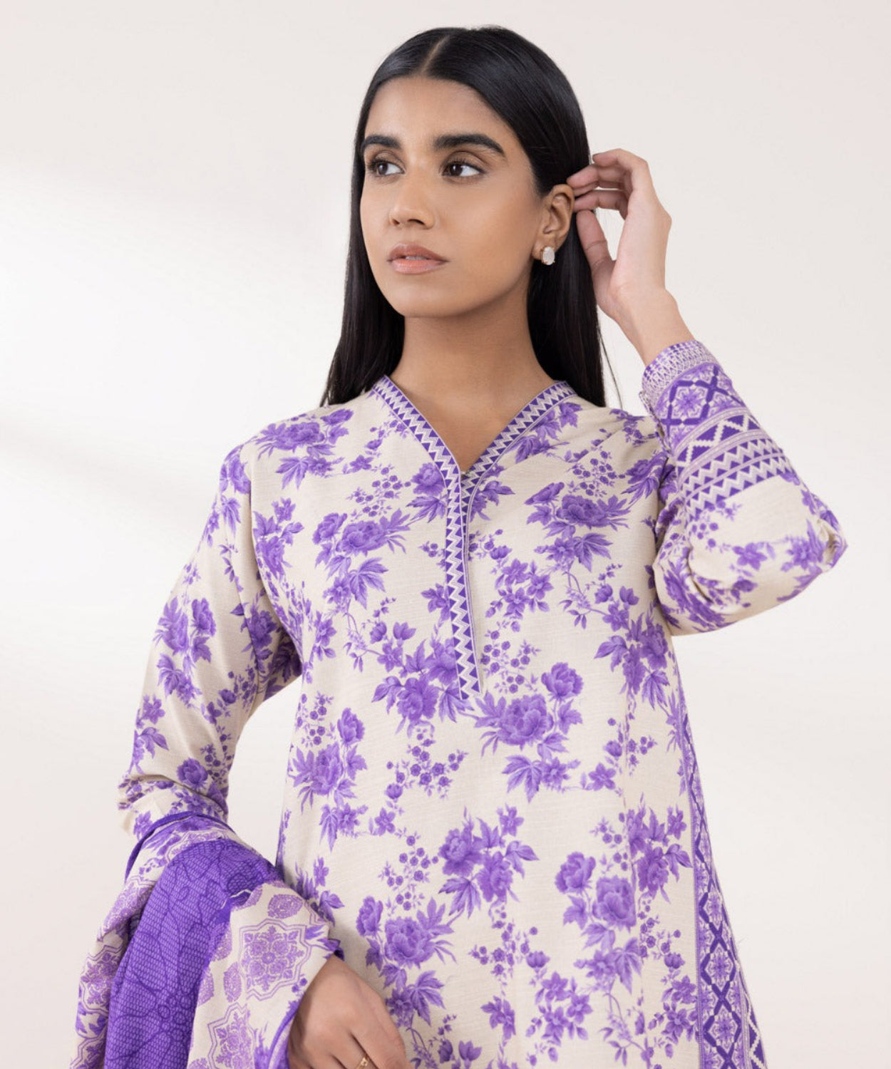 Printed Winter Khaddar Unstitched Suit.